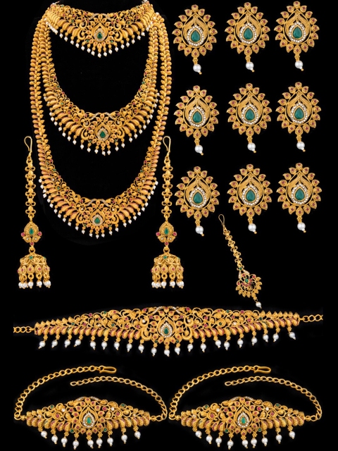 

Alankruthi Women Gold Floral Bridal Set