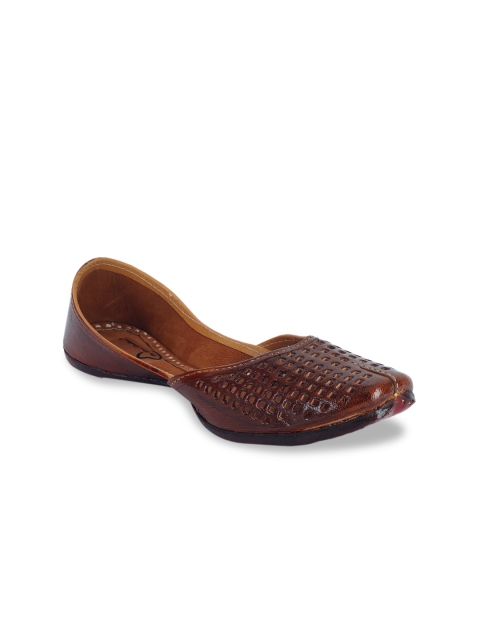

The Desi Dulhan Women Brown Textured Leather Mojaris