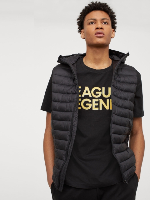 

H&M Men Black & Yellow Printed Regular Fit T-shirt
