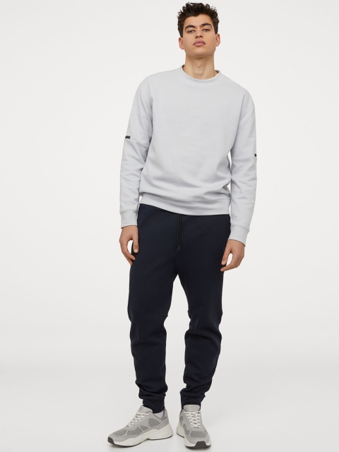 

H&M Men Grey Relaxed Fit Sports Top