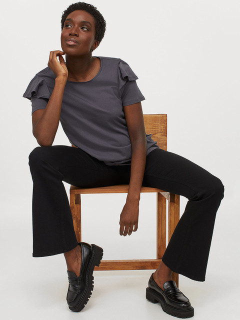 

H&M MAMA Grey Solid Flounce-sleeved T-shirt