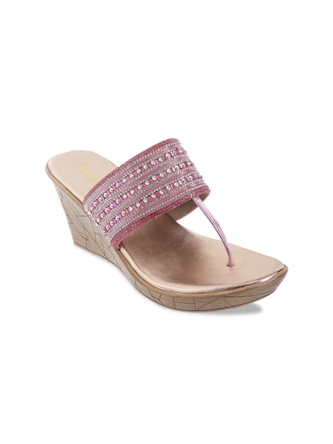 

Metro Women Pink Woven Design Sandals