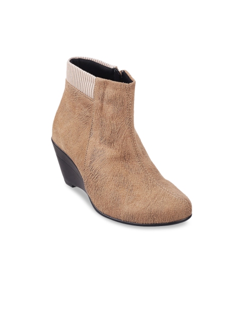 

Metro Women Beige Solid Heeled Boots