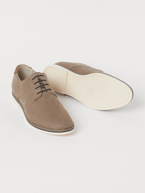 

H&M Men Beige & White Solid Derby Shoes