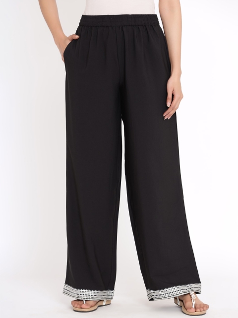 

Juniper Women Black Solid