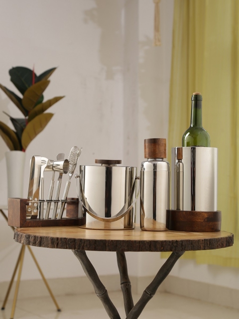 

Amoliconcepts Silver-Toned & BrownStainless Steel Straight Wine Cooler With Wooden Base
