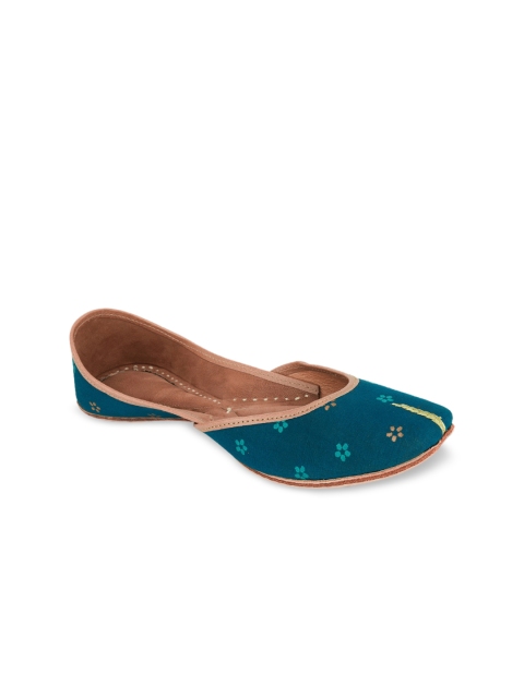

DESI COLOUR Women Teal Blue Printed Leather Mojaris
