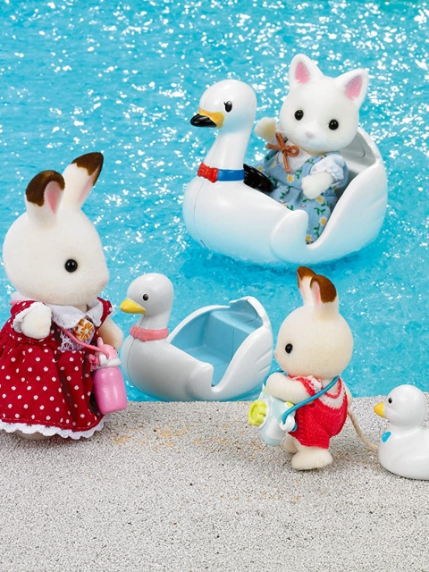 

Sylvian Families Swan Boat Set, Multi