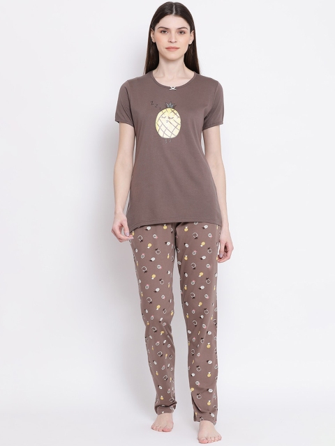 

Kanvin Women Brown & Yellow Pineapple Printed Night suit