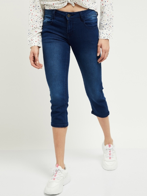 

max Women Blue Solid Regular Fit Capris