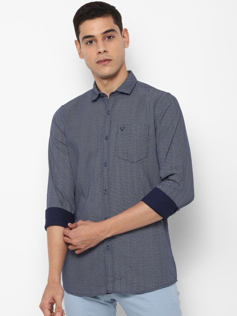 

Solly Jeans Co. Men Navy Blue Regular Fit Printed Casual Shirt