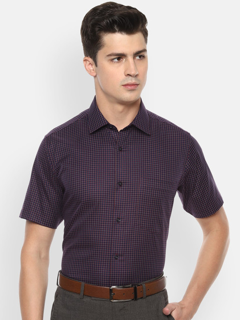 

Van Heusen Men Maroon & Navy Blue Regular Fit Checked Formal Shirt