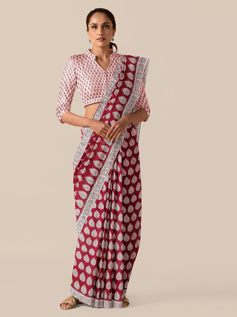 

Taneira Red & Off-White Pure Cotton Printed Block Print Saree