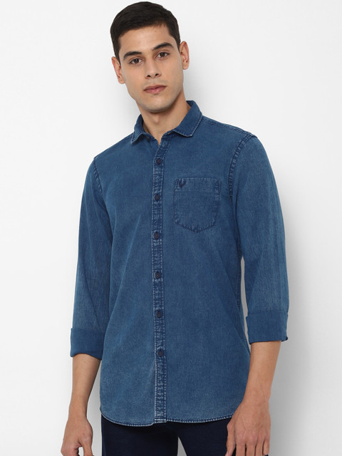 

Solly Jeans Co. Men Navy Blue Regular Fit Faded Casual Shirt