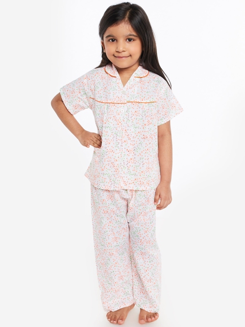 

Fuzzy Bear Infant Girls White & Green Printed Night Suit