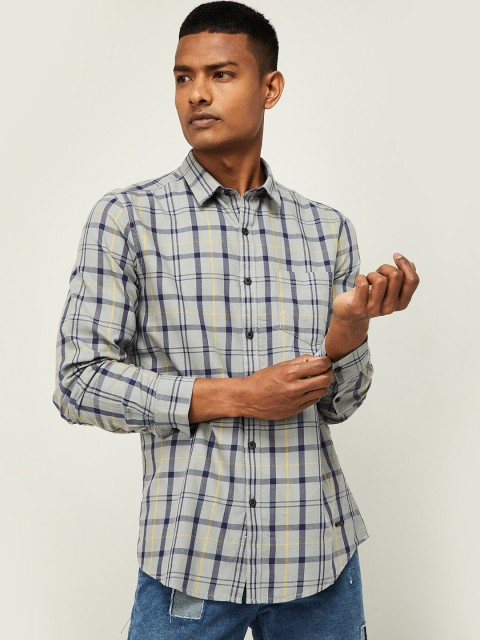 

Bossini Men Grey Regular Fit Checked Casual Shirt