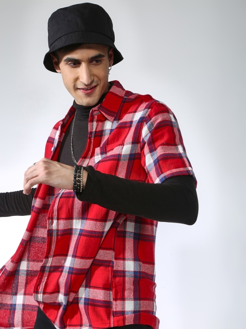 

Blue Saint Men Red Regular Fit Checked Casual Shirt