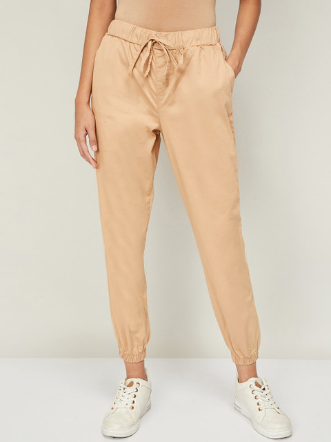 

Bossini Women Beige Regular Fit Solid Joggers