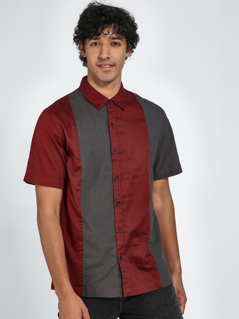 

Blue Saint Men Grey & Maroon Slim Fit Colourblocked Casual Shirt
