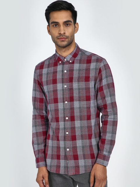

Blue Saint Men Red Regular Fit Checked Casual Shirt