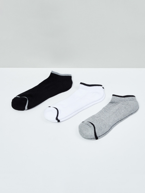 

max Men Pack Of 3 Solid Ankle-Length Socks, Black