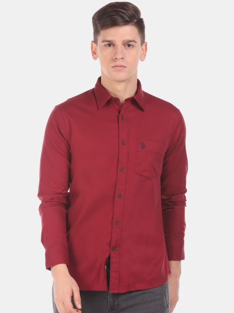 

U.S. Polo Assn. Men Red Regular Fit Solid Casual Shirt