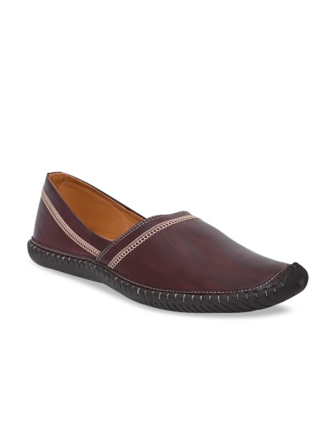 

Respiro Men Brown Solid Mojaris