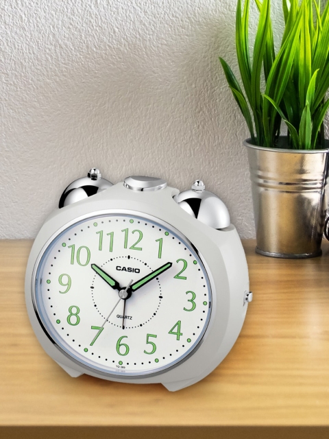 

CASIO White & Silver-Toned Round Solid Analogue Alarm Clock