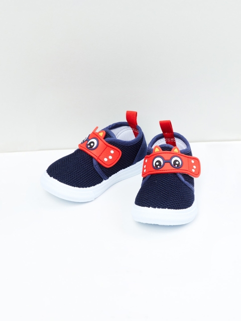 

max Boys Navy Blue Woven Design Sneakers