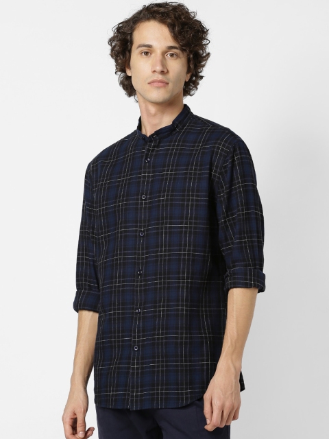 

Celio Men Navy Blue & Black Regular Fit Cotton Checked Casual Shirt