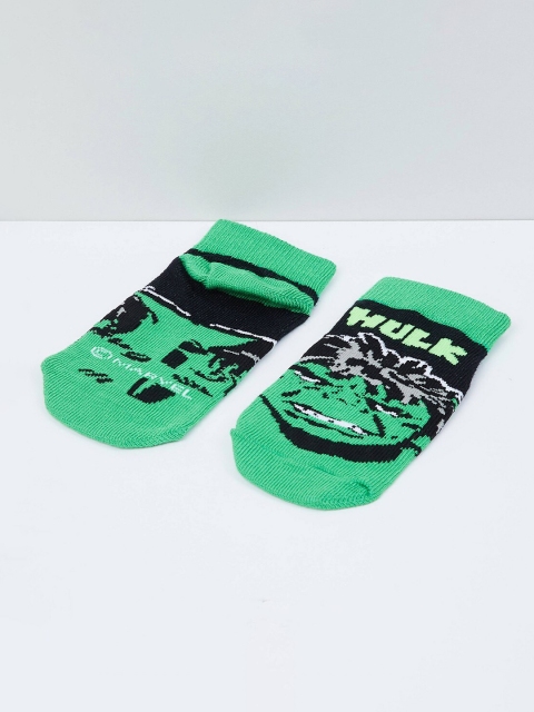 

max Boys Green & Black Jacquard Patterned Ankle Length Socks