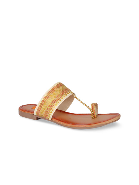 

ZAPATOZ Women Cream-Coloured Woven Design One Toe Flats
