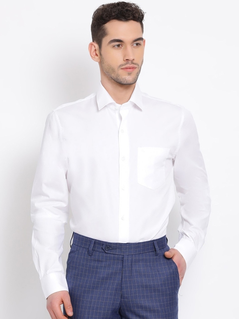 

COBB Men White Regular Fit Solid Formal Shirt
