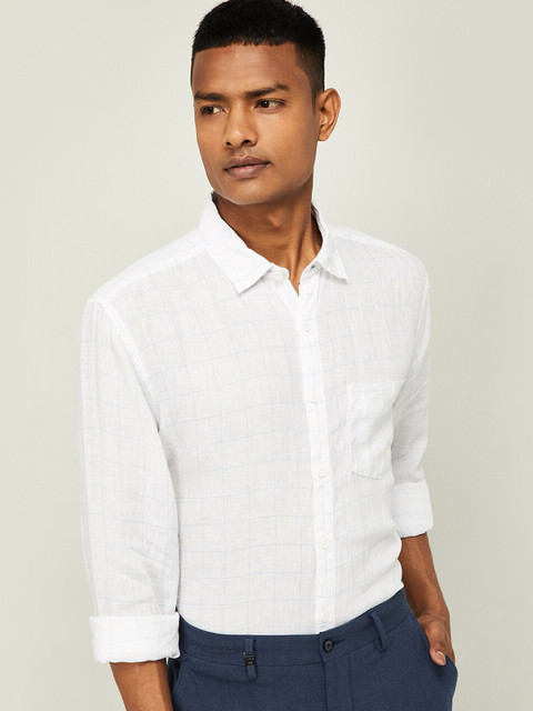

CODE by Lifestyle Men White Regular Fit Checked Casual Shirt