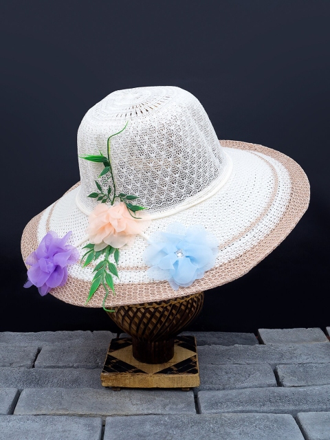 

Golden Peacock Women Off White & Green Woven-Design Straw Sun Hat