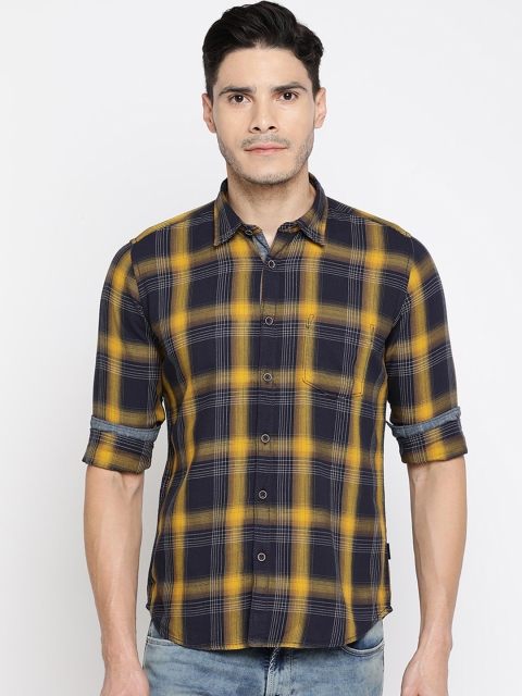 

Pepe Jeans Men Mustard & Navy Blue Regular Fit Checked Casual Shirt