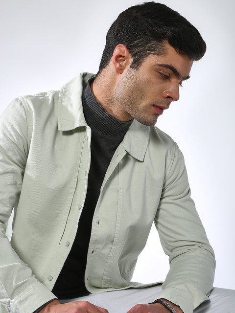 

Blue Saint Men Green Solid Lightweight Bomber