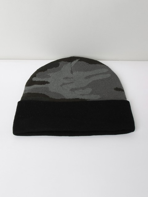 

max Men Grey & Black Camouflage Self Design Beanie