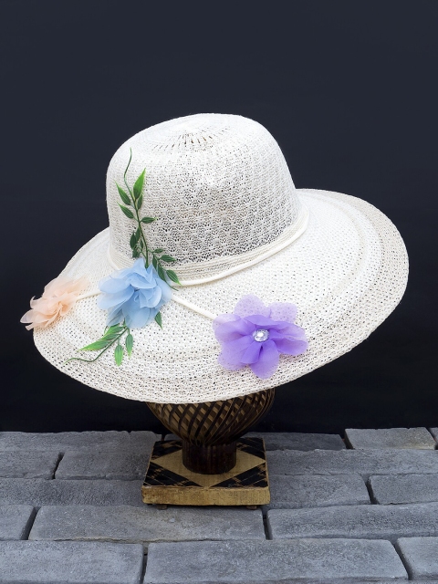 

Golden Peacock Women Off White & Green Woven Design Straw Sun Hat