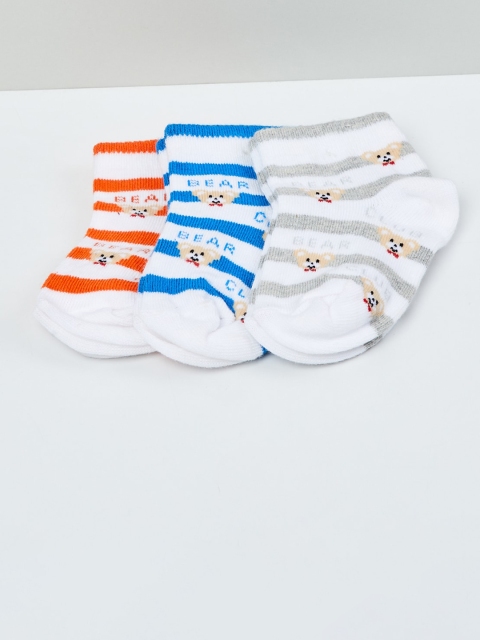 

max Boys Pack Of 3 Patterned Ankle-Length Socks, White