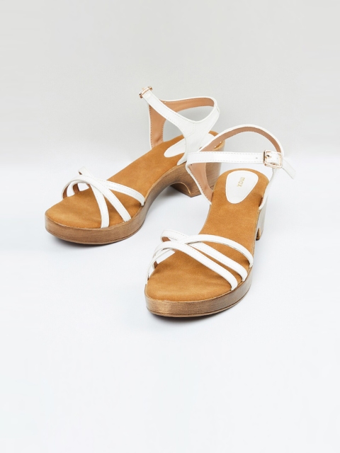 

max Women White Solid Heels