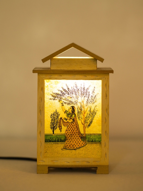 

Bigsmall Brown & Green Self Design Classic Country Table Lamp