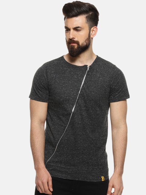 

Campus Sutra Men Charcoal Grey Solid Round Neck T-shirt