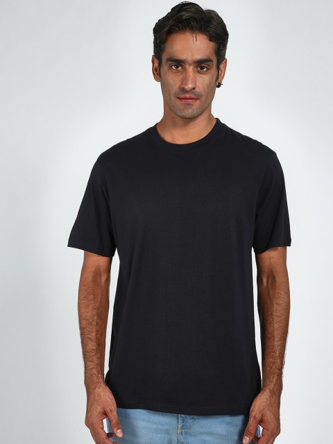 

Blue Saint Men Black Solid Round Neck T-shirt