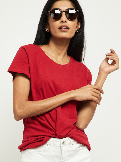 

max Women Red Solid Round Neck T-shirt