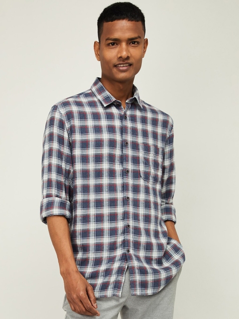 

CODE by Lifestyle Men Navy Blue & White Regular Fit Checked Casual Shirt