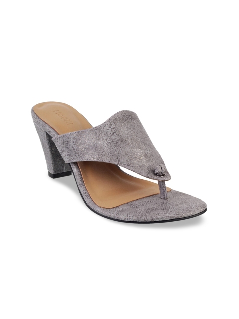 

Mochi Women Grey Textured Sandals