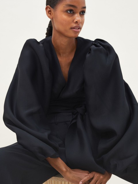 

H&M Women Black Solid Cropped Silk-Blend Bolero Sustainable Top