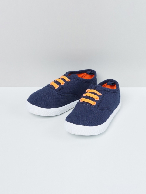 

max Boys Blue Solid Sneakers