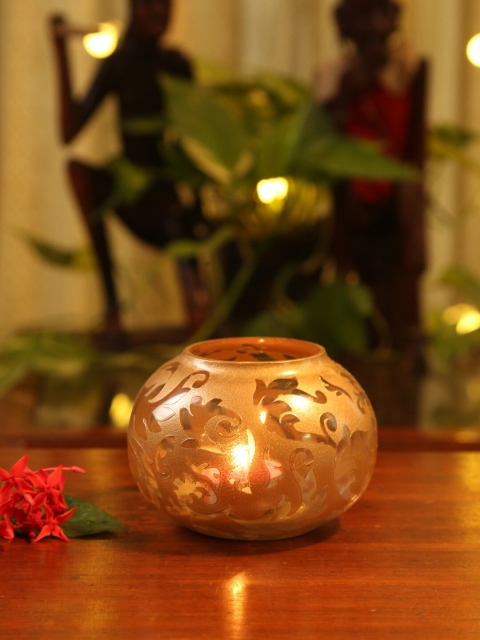 

Amoliconcepts Gold-Toned Etched Votive Candle Holder